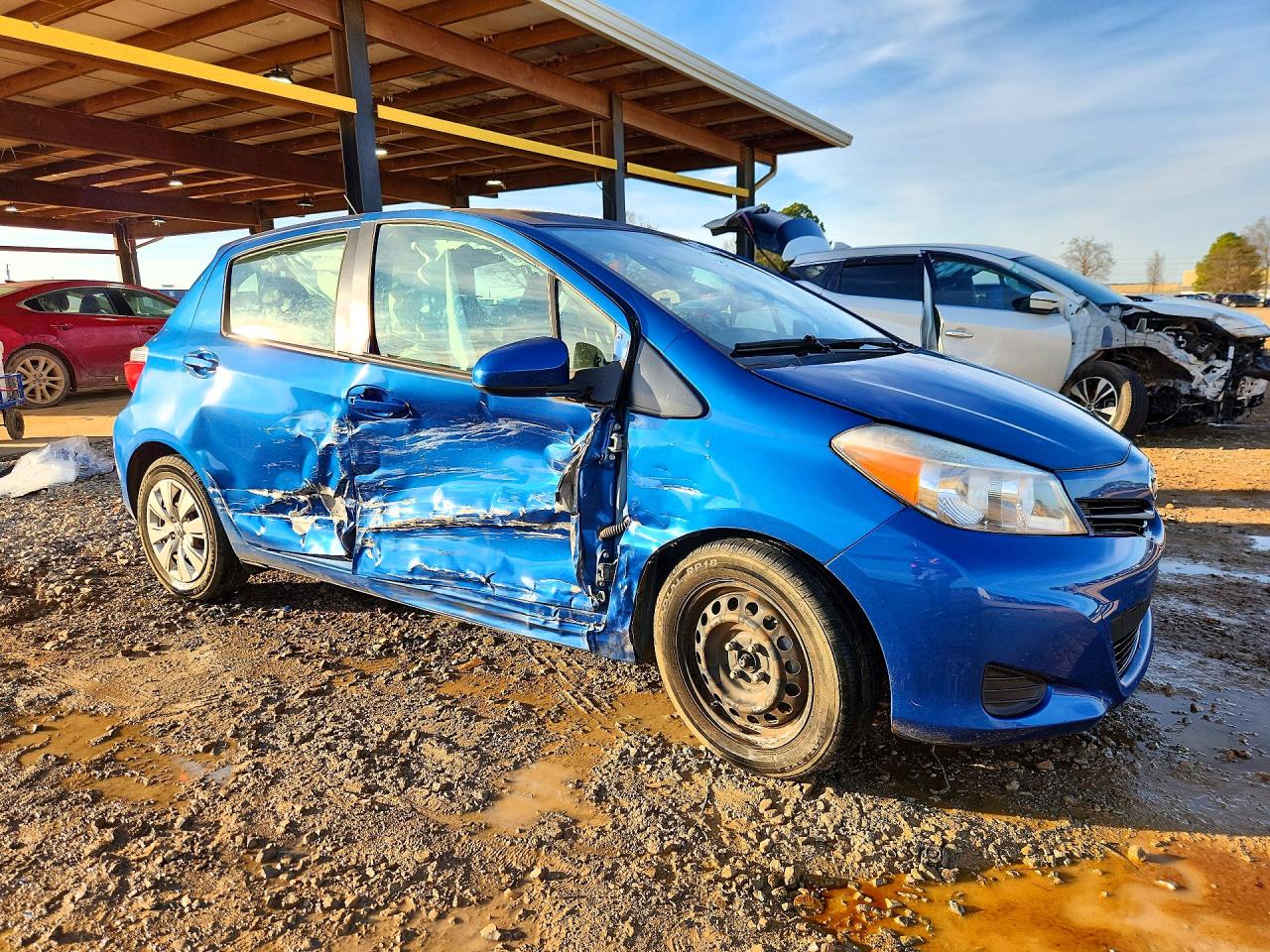 2012 TOYOTA YARIS 5-DOOR L photo 4