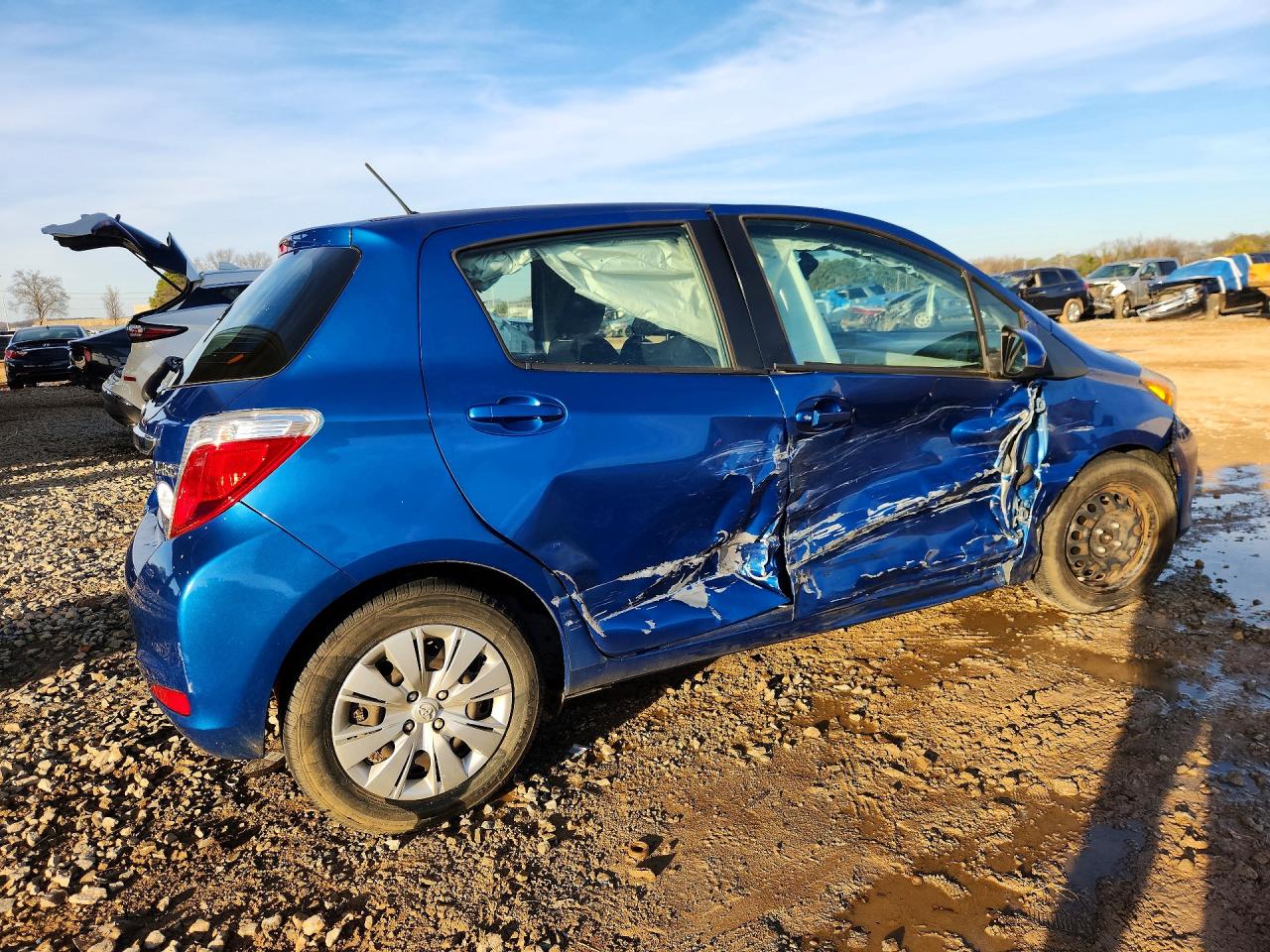 2012 TOYOTA YARIS 5-DOOR L photo 3