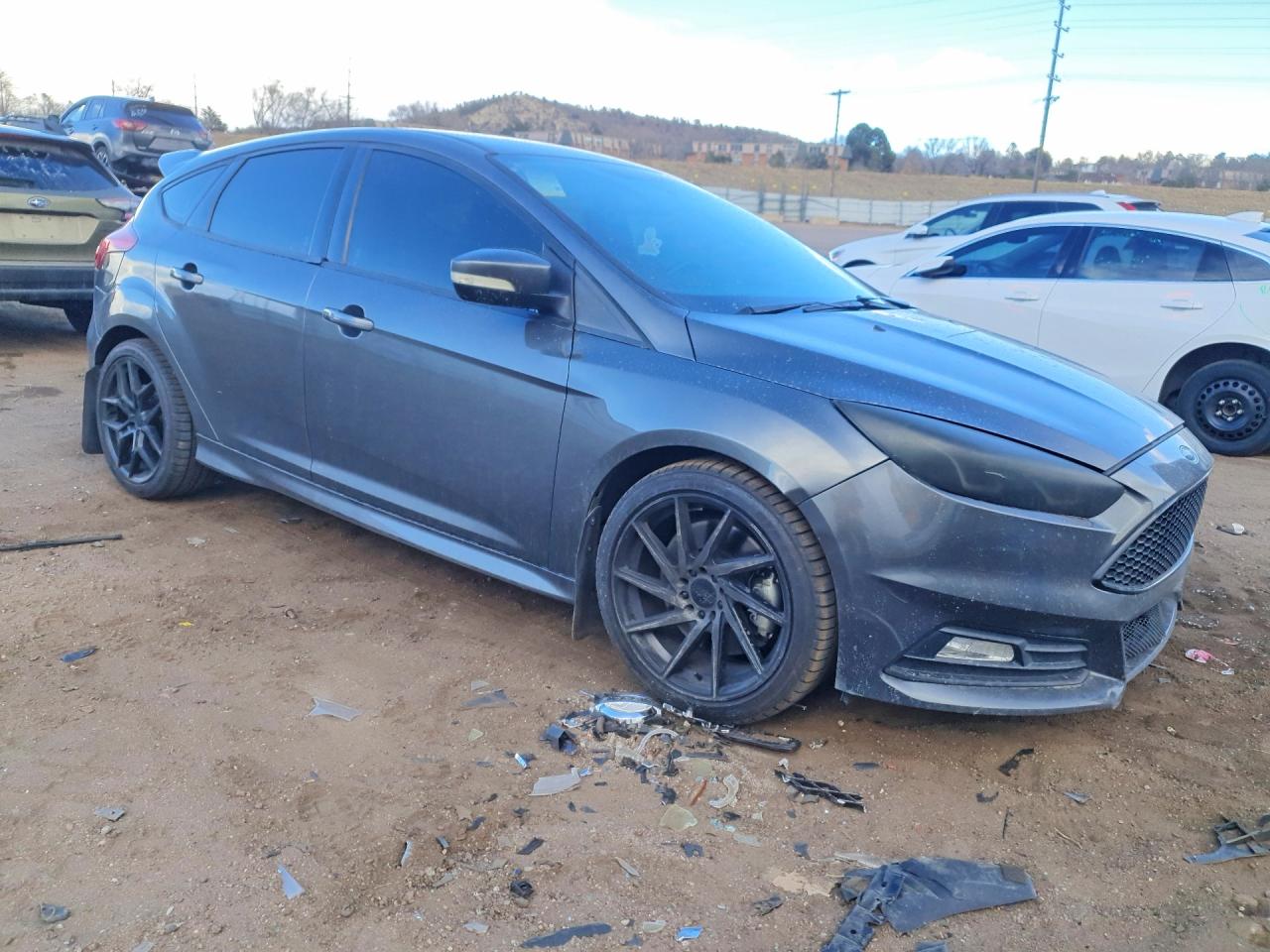 2017 FORD FOCUS ST photo 4