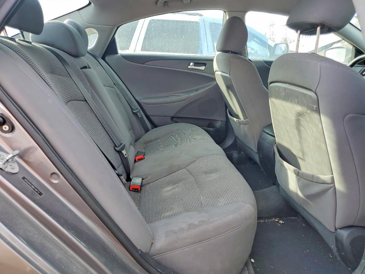 2011 HYUNDAI SONATA GLS photo 28