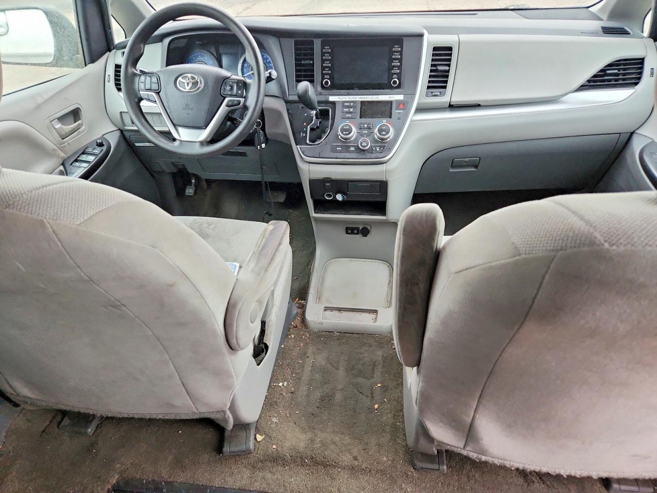 2020 TOYOTA SIENNA L photo 22