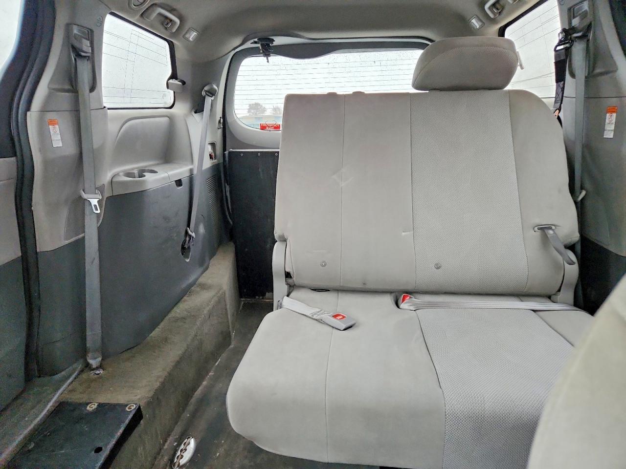 2020 TOYOTA SIENNA L photo 28