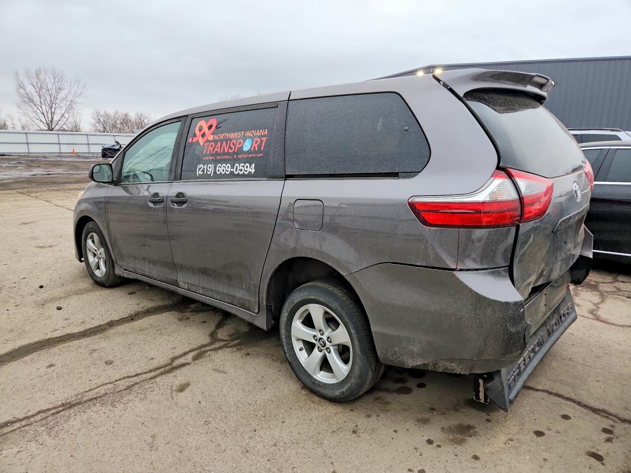 2020 TOYOTA SIENNA L photo 4