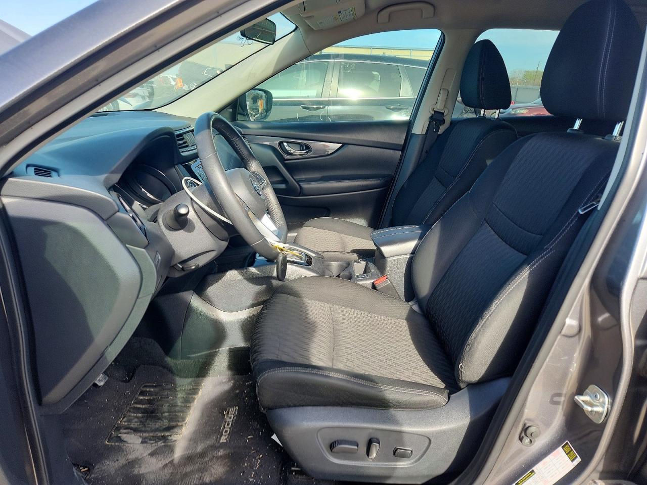 2019 NISSAN ROGUE S photo 19
