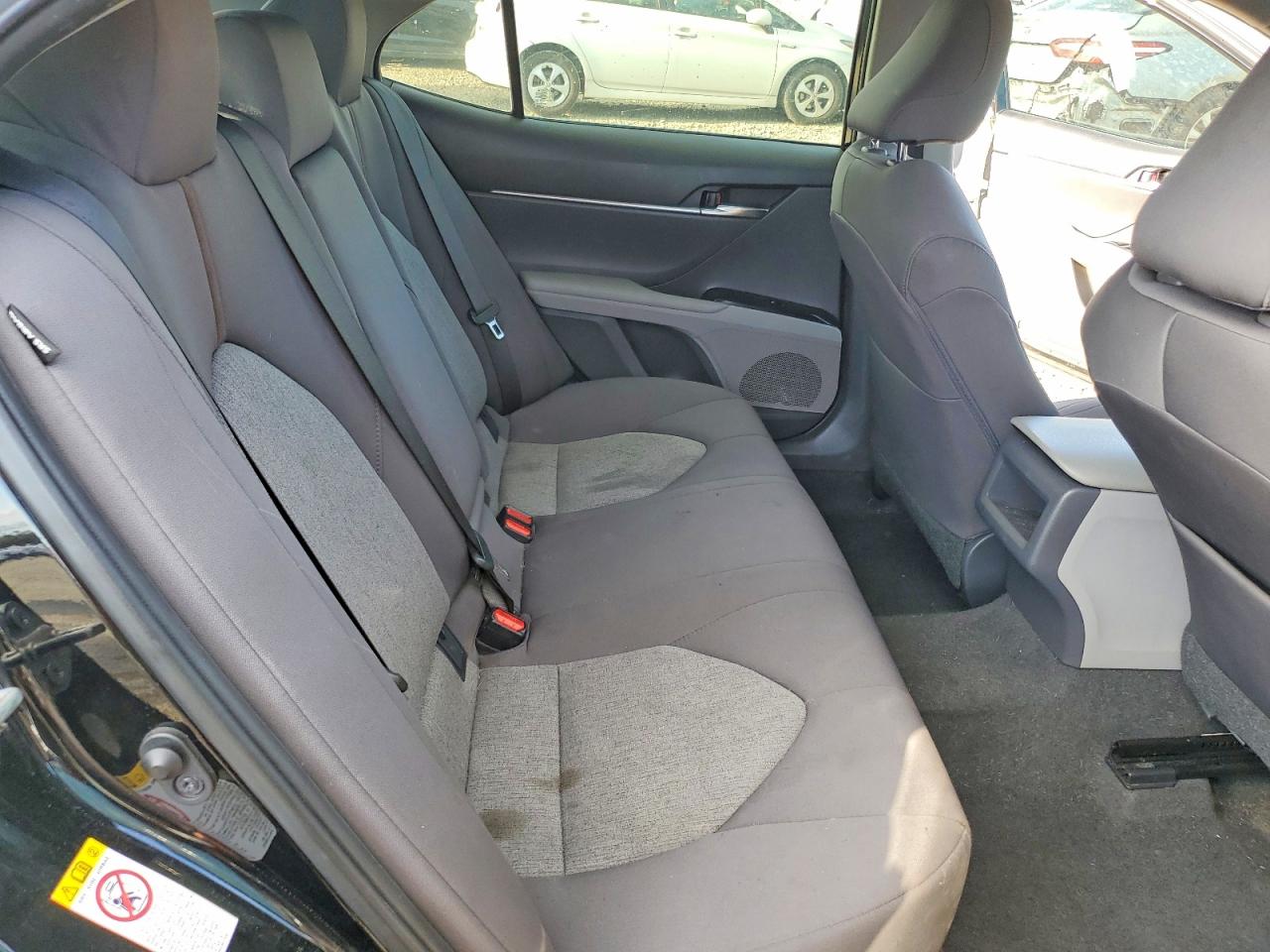 2019 TOYOTA CAMRY LE photo 10