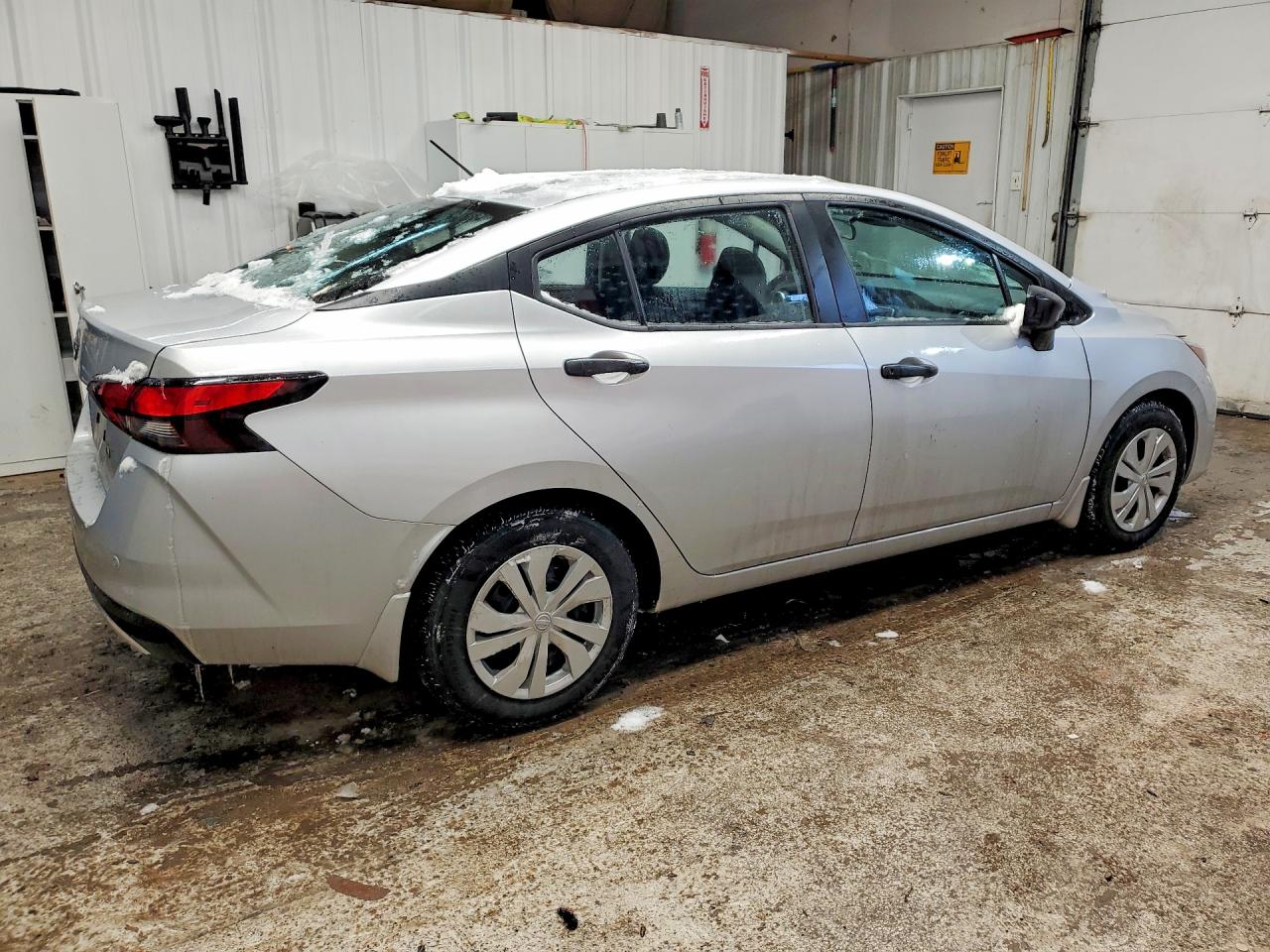 2025 NISSAN VERSA S photo 7