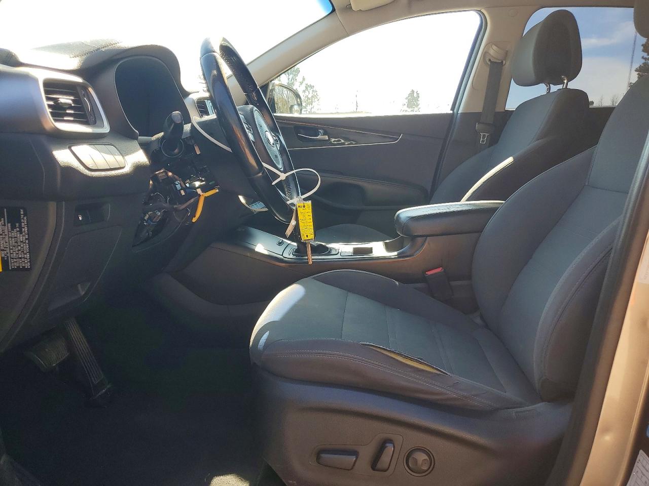 2016 KIA SORENTO LX photo 7