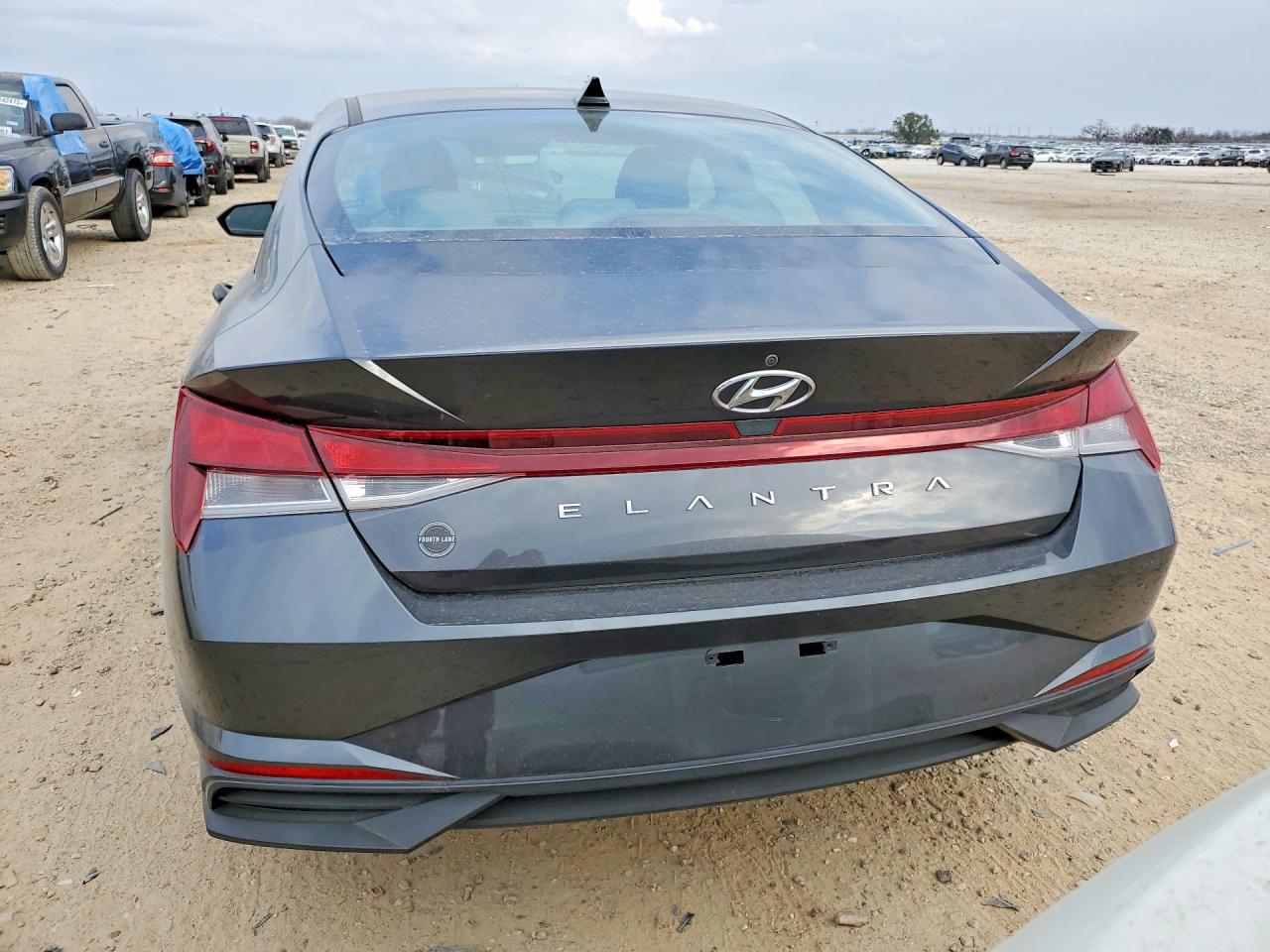 2021 HYUNDAI ELANTRA SE photo 11