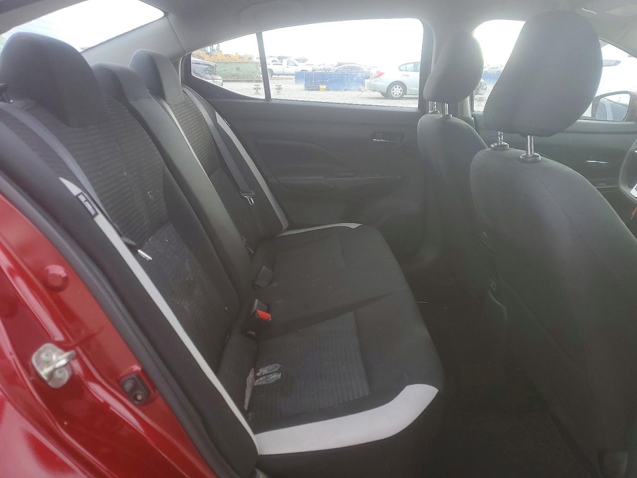 2020 NISSAN VERSA SV photo 10
