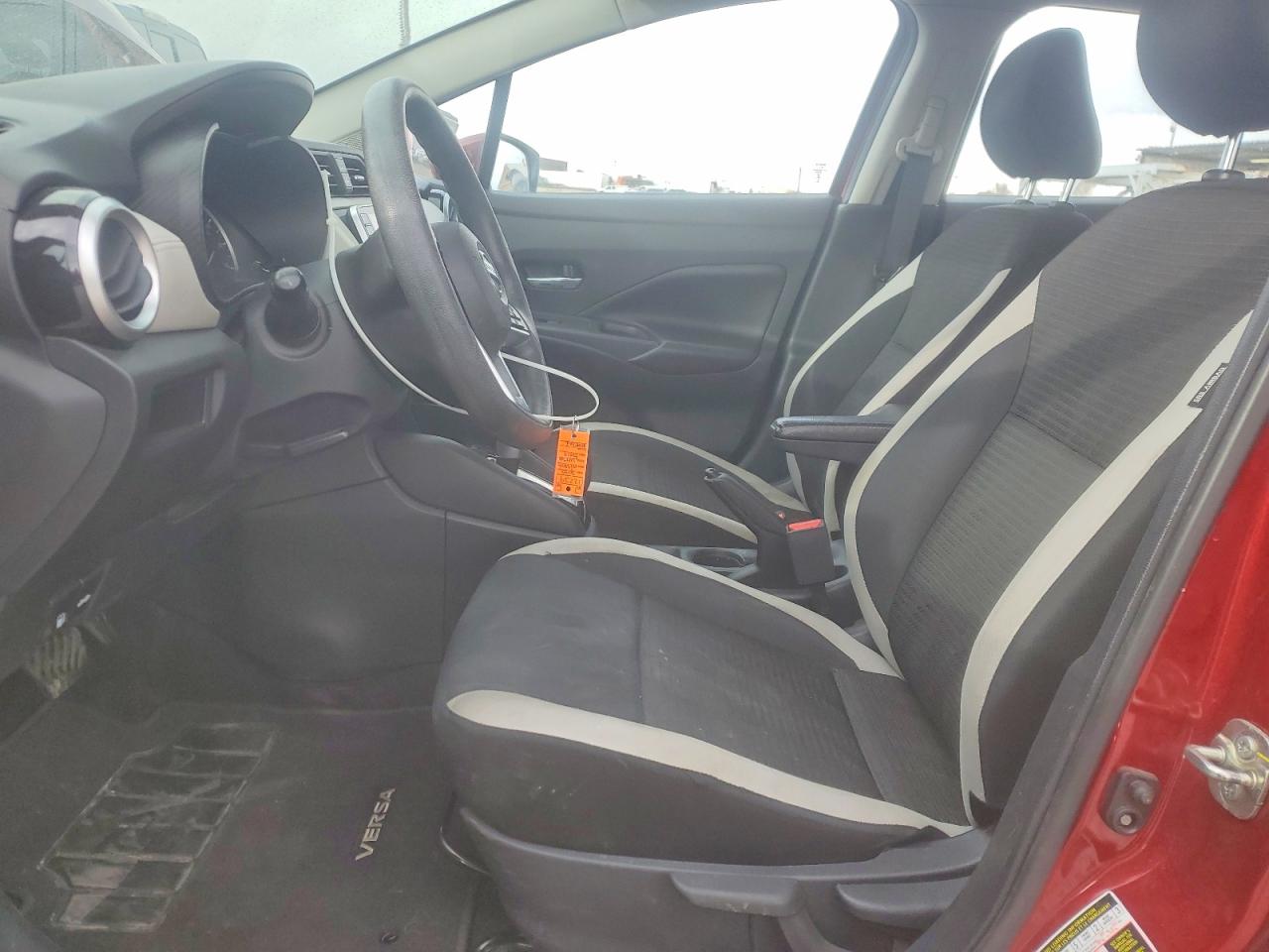 2020 NISSAN VERSA SV photo 7