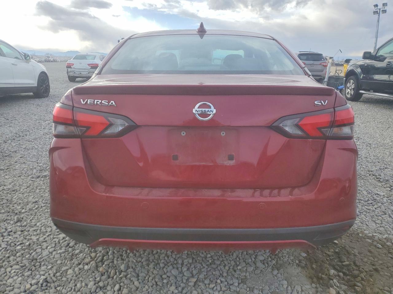 2020 NISSAN VERSA SV photo 6
