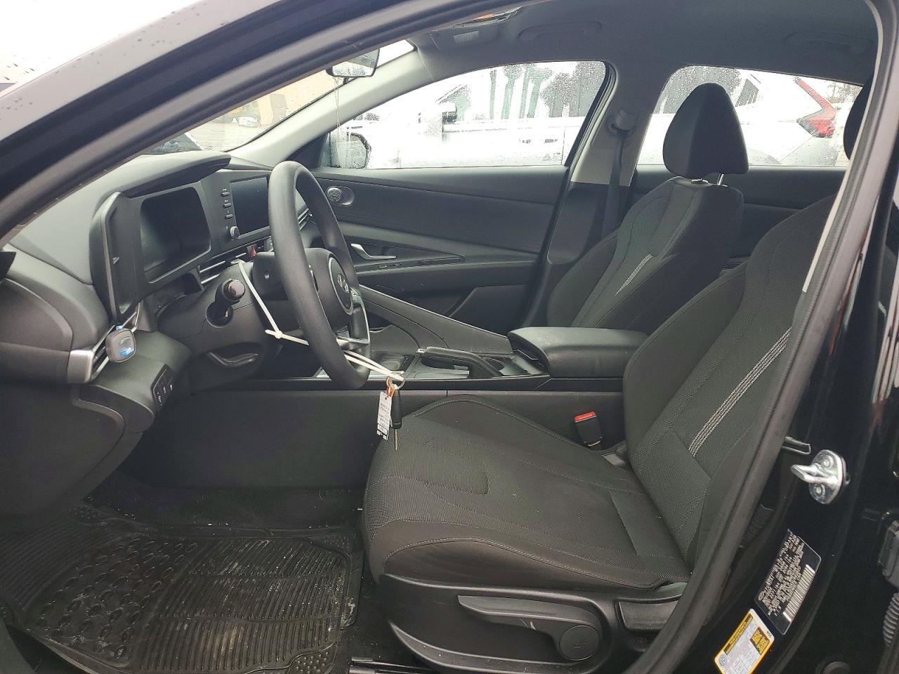 2025 HYUNDAI ELANTRA SE photo 13