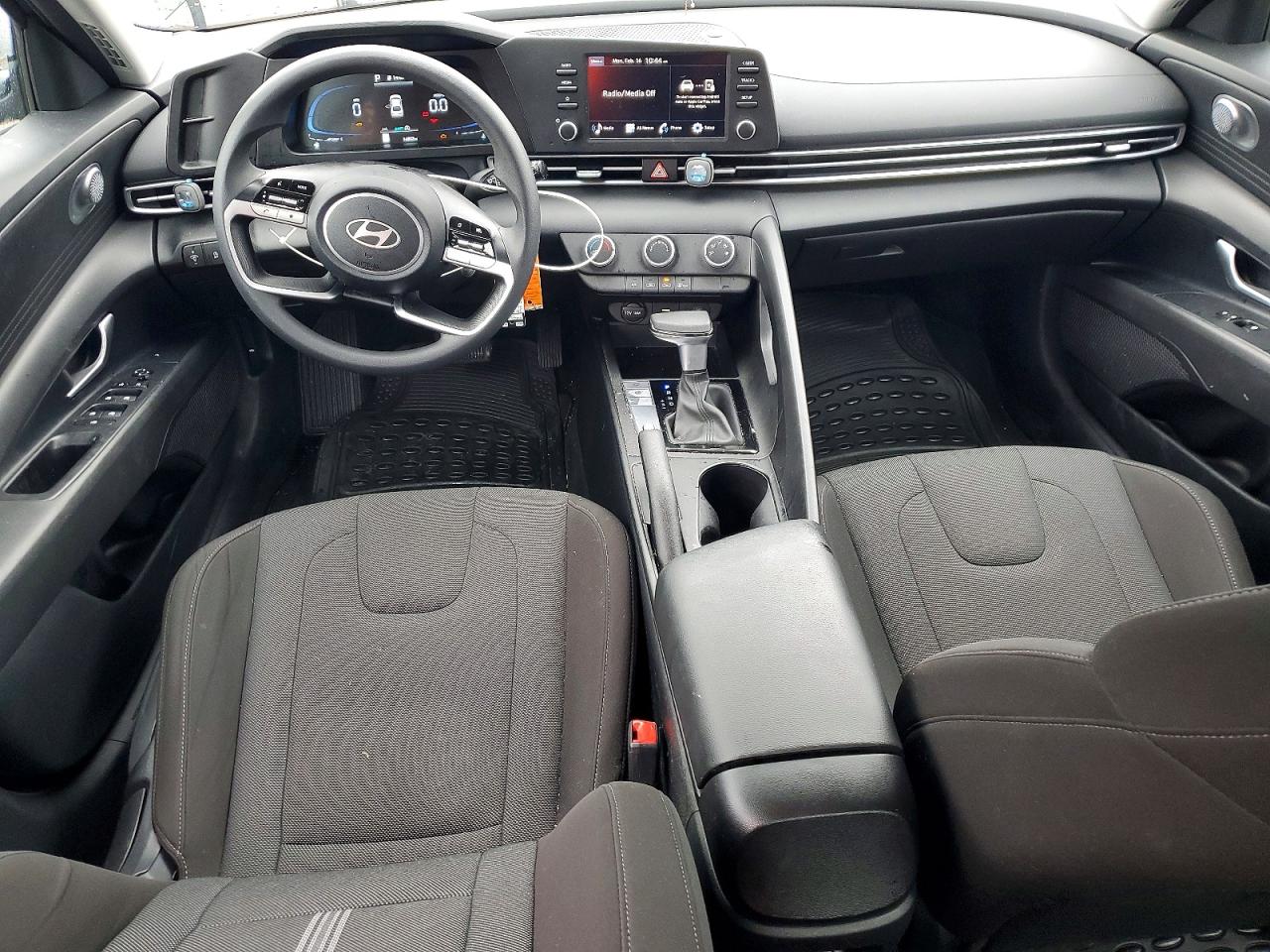 2025 HYUNDAI ELANTRA SE photo 15