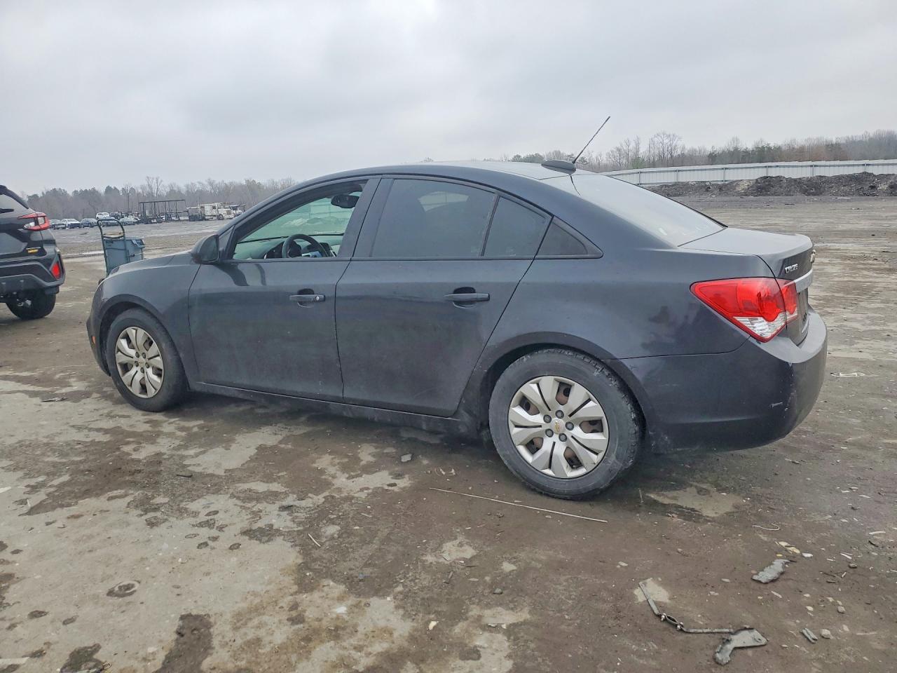 2015 CHEVROLET CRUZE LS photo 4
