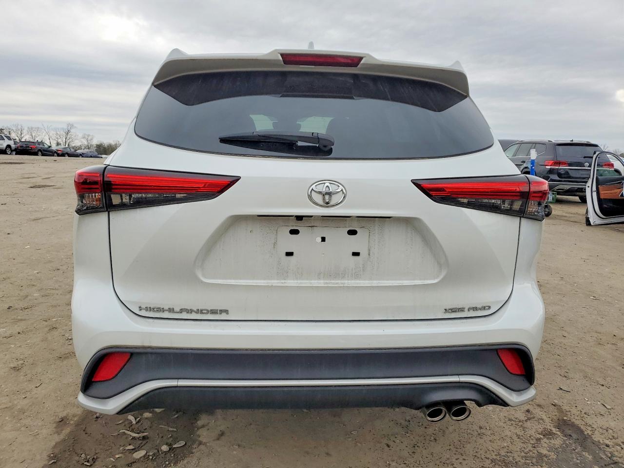 2023 TOYOTA HIGHLANDER XSE photo 11