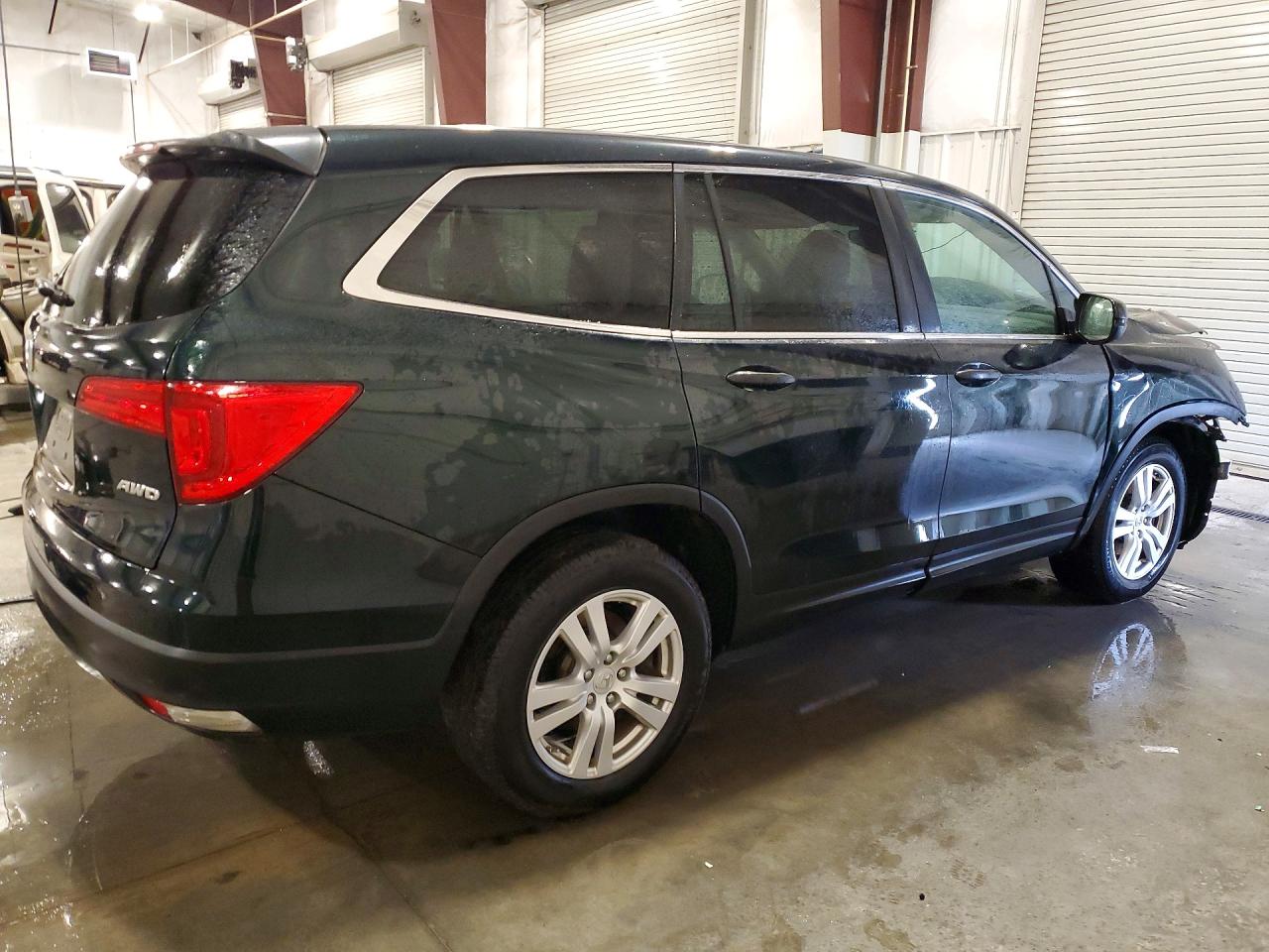 2016 HONDA PILOT LX photo 3