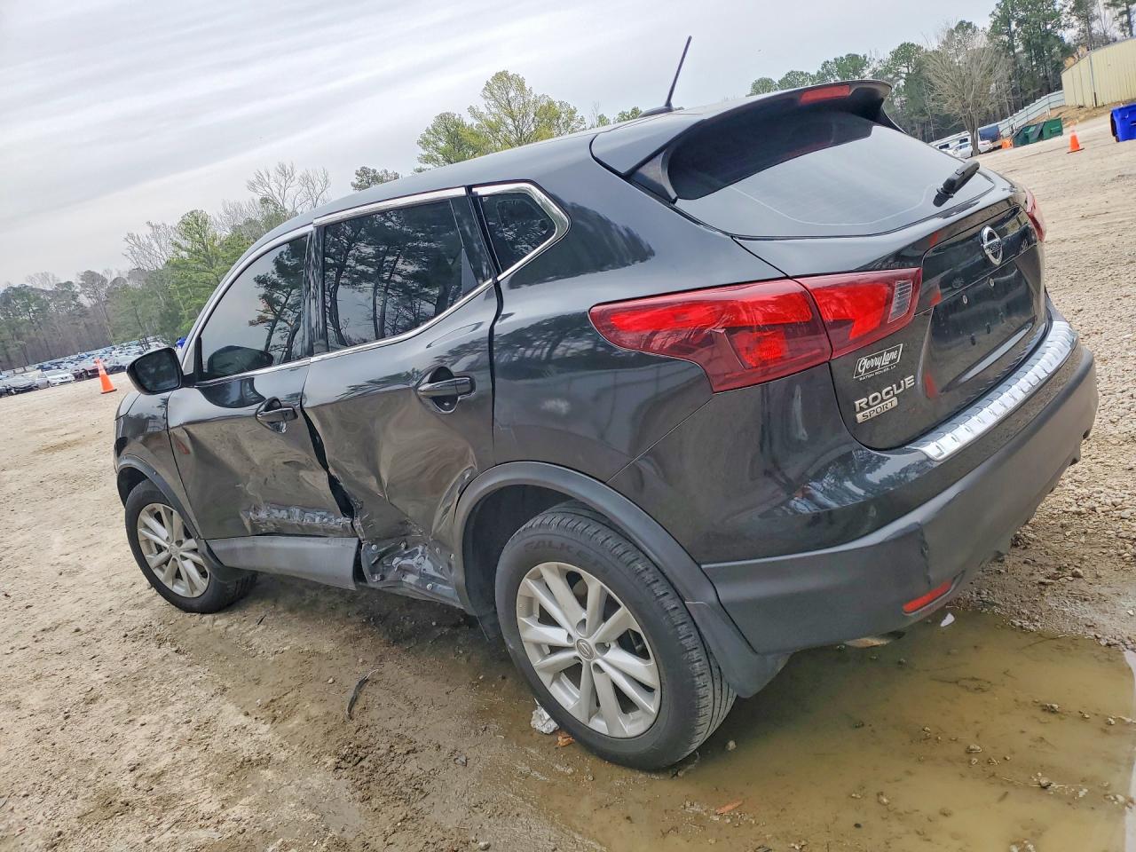 2018 NISSAN ROGUE SPORT S photo 2