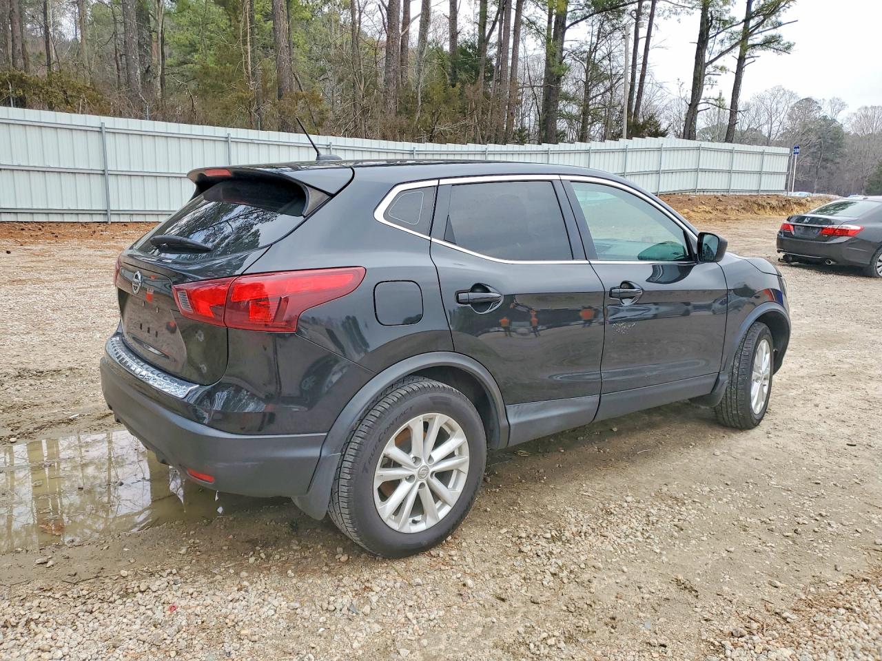 2018 NISSAN ROGUE SPORT S photo 3