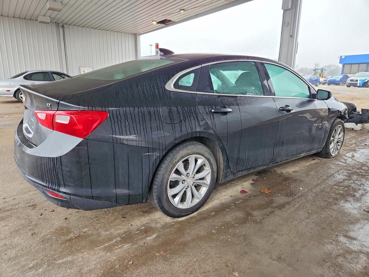 2023 CHEVROLET MALIBU LT photo 3