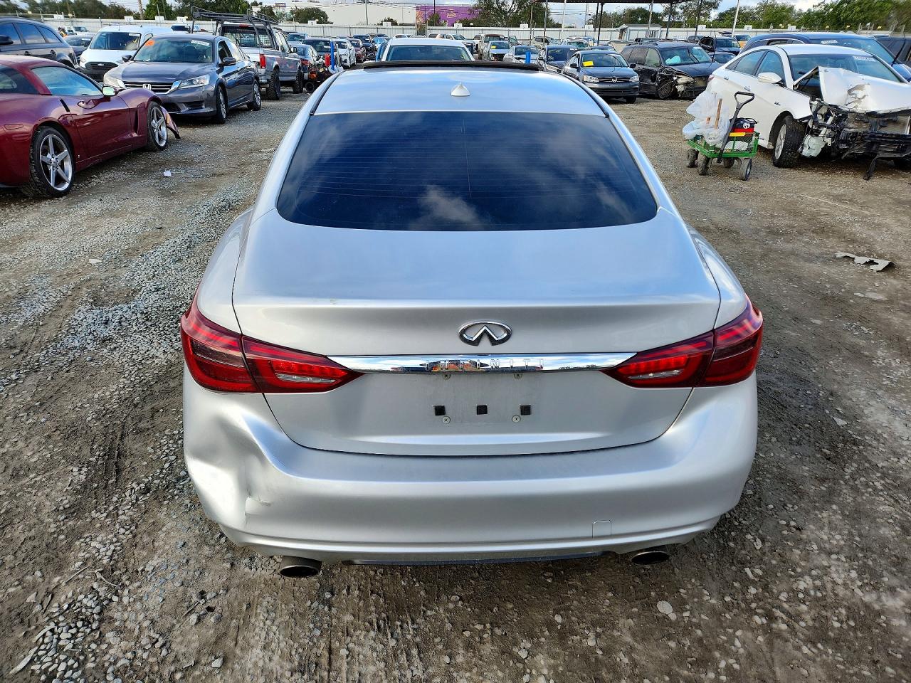 2018 INFINITI Q50 photo 16
