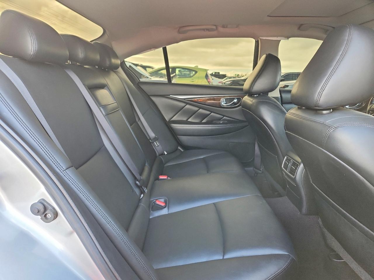 2018 INFINITI Q50 photo 28