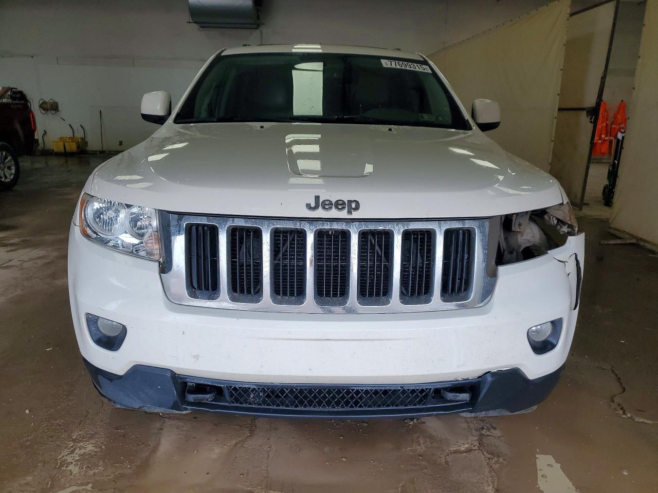 2011 JEEP GRAND CHEROKEE LAREDO photo 13