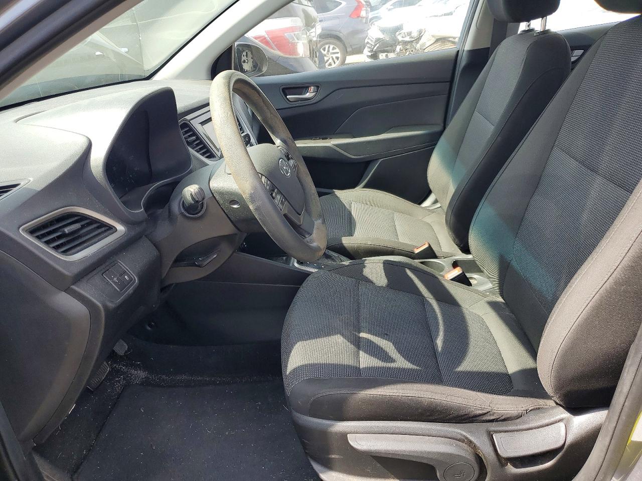 2019 HYUNDAI ACCENT SE photo 19