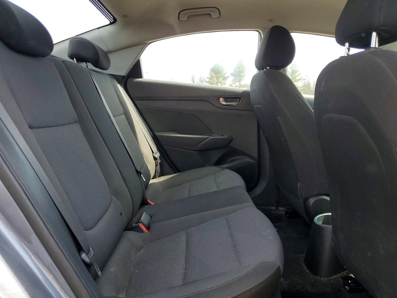 2019 HYUNDAI ACCENT SE photo 28