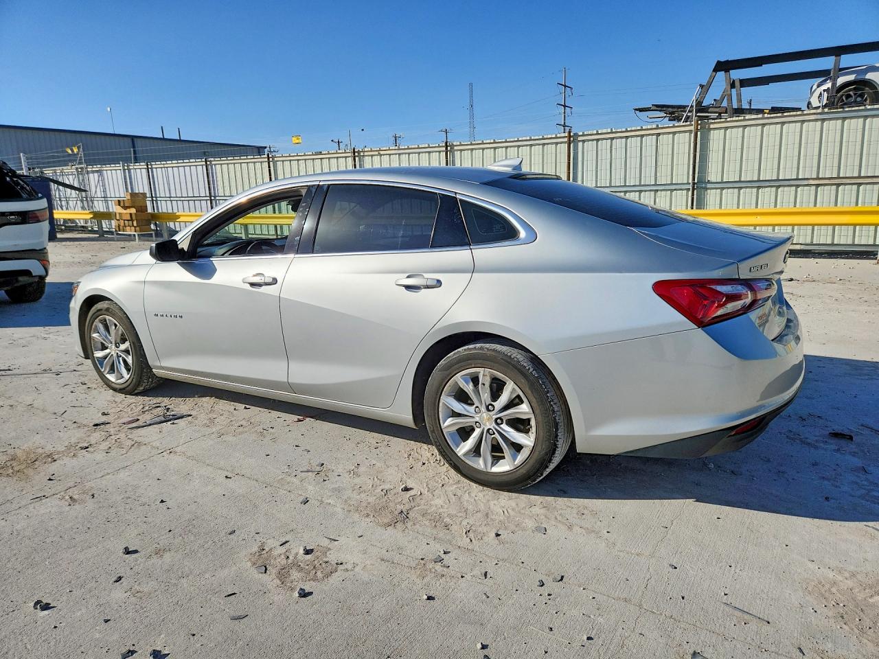 2021 CHEVROLET MALIBU LT photo 3