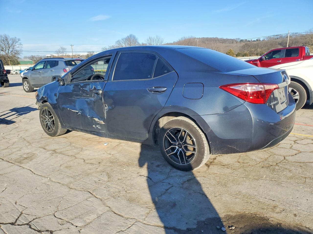 2018 TOYOTA COROLLA L photo 3