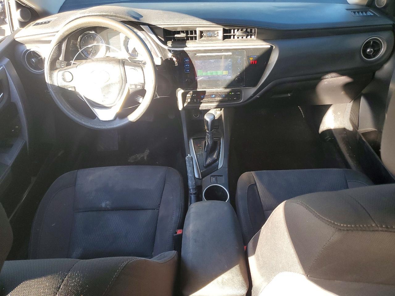 2018 TOYOTA COROLLA L photo 15