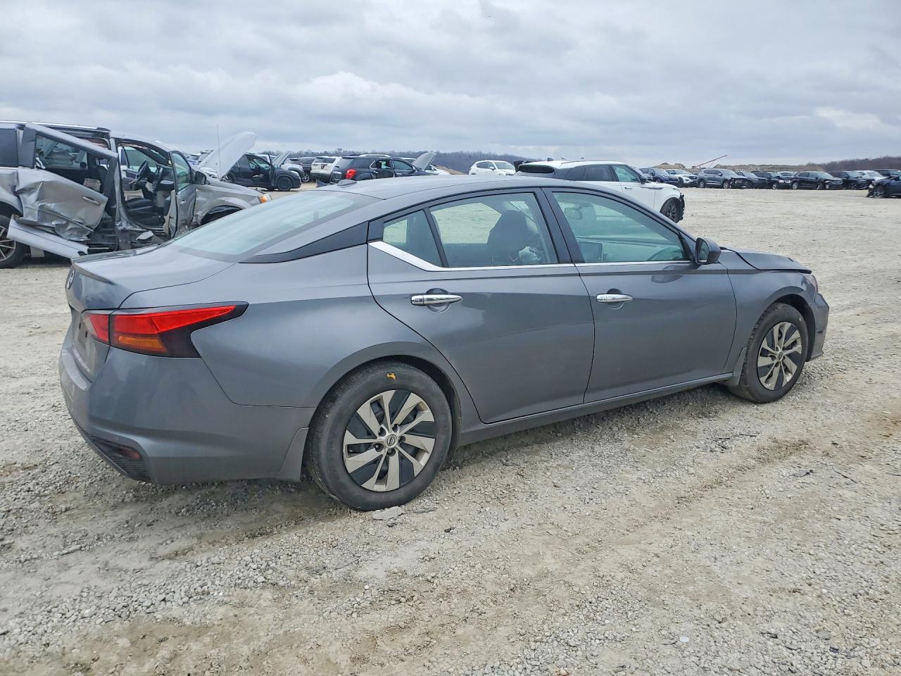 2025 NISSAN ALTIMA S photo 5