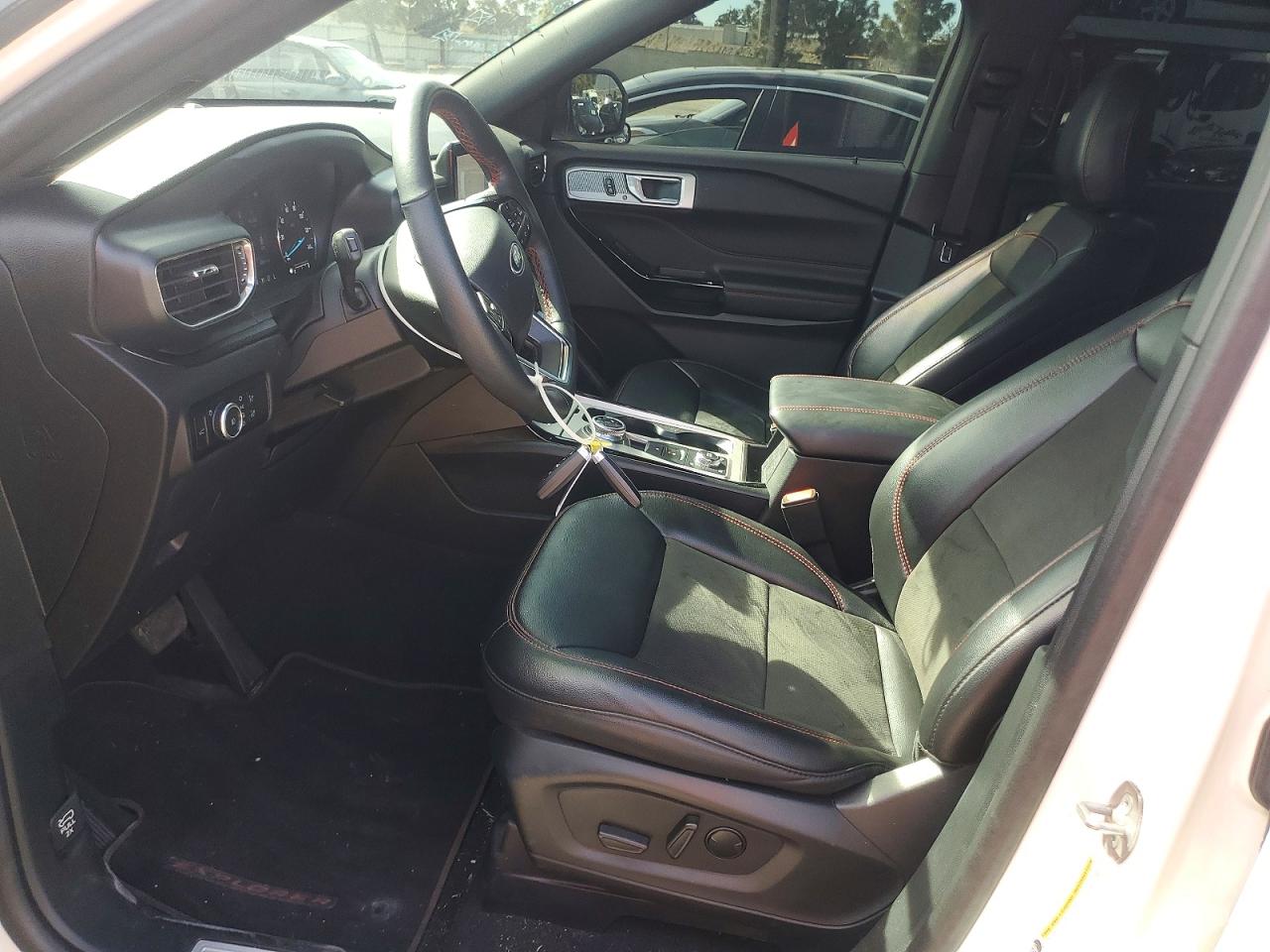 2024 FORD EXPLORER ST-LINE photo 7