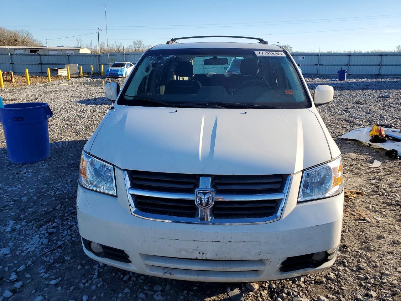 2010 DODGE GRAND CARAVAN SXT photo 9
