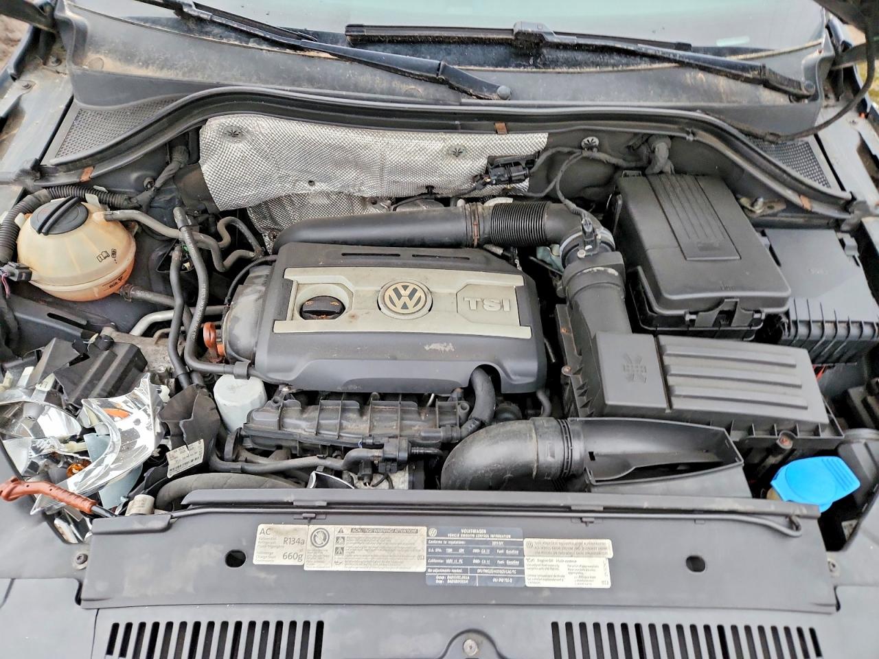 2011 VOLKSWAGEN TIGUAN S photo 12