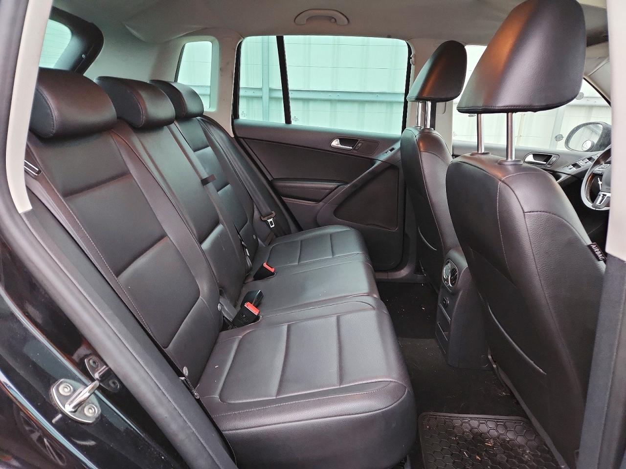 2011 VOLKSWAGEN TIGUAN S photo 11