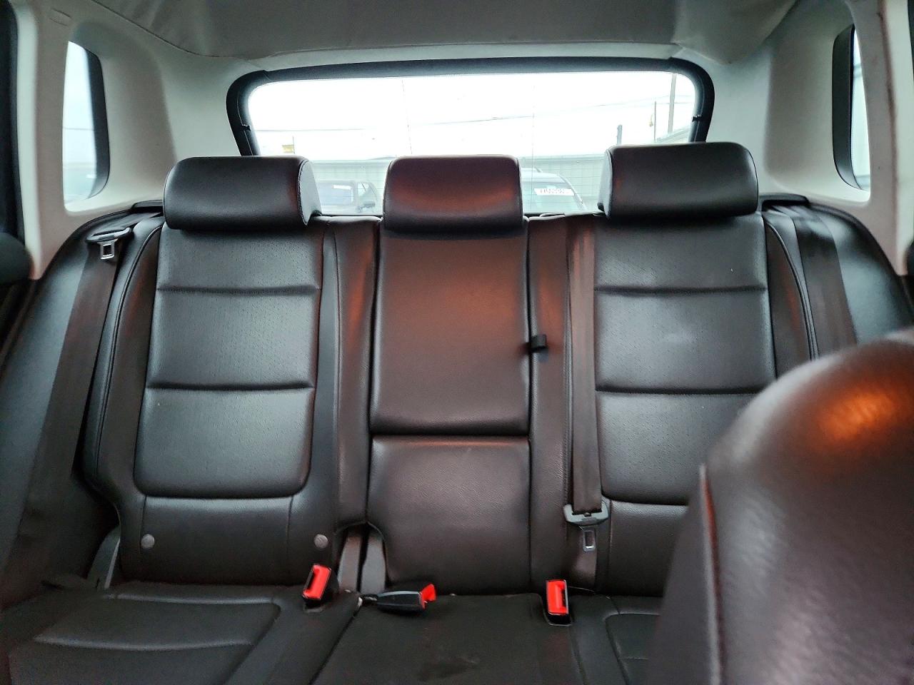2011 VOLKSWAGEN TIGUAN S photo 10