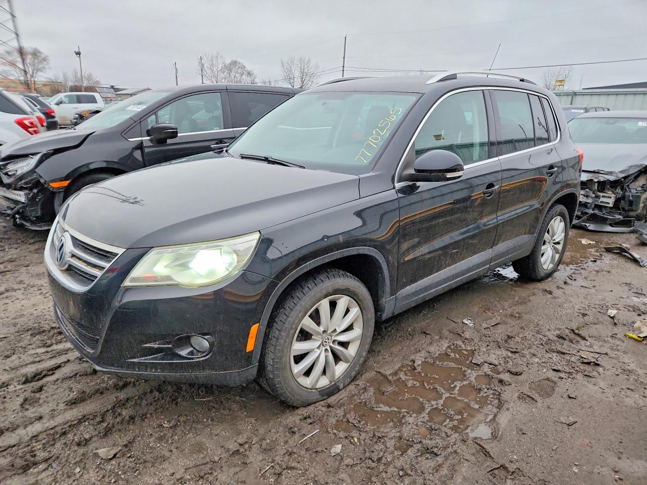 2011 VOLKSWAGEN TIGUAN