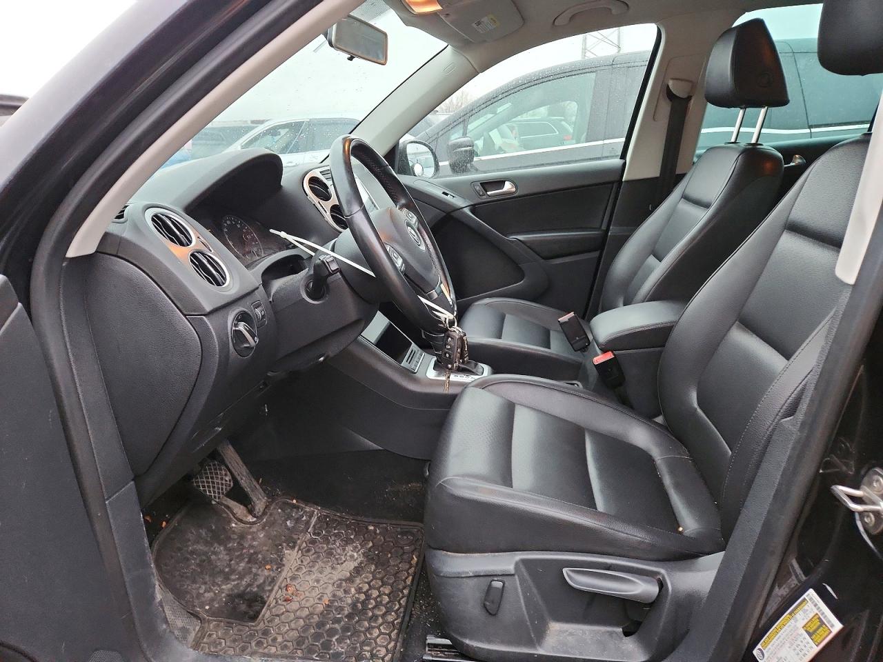 2011 VOLKSWAGEN TIGUAN S photo 7