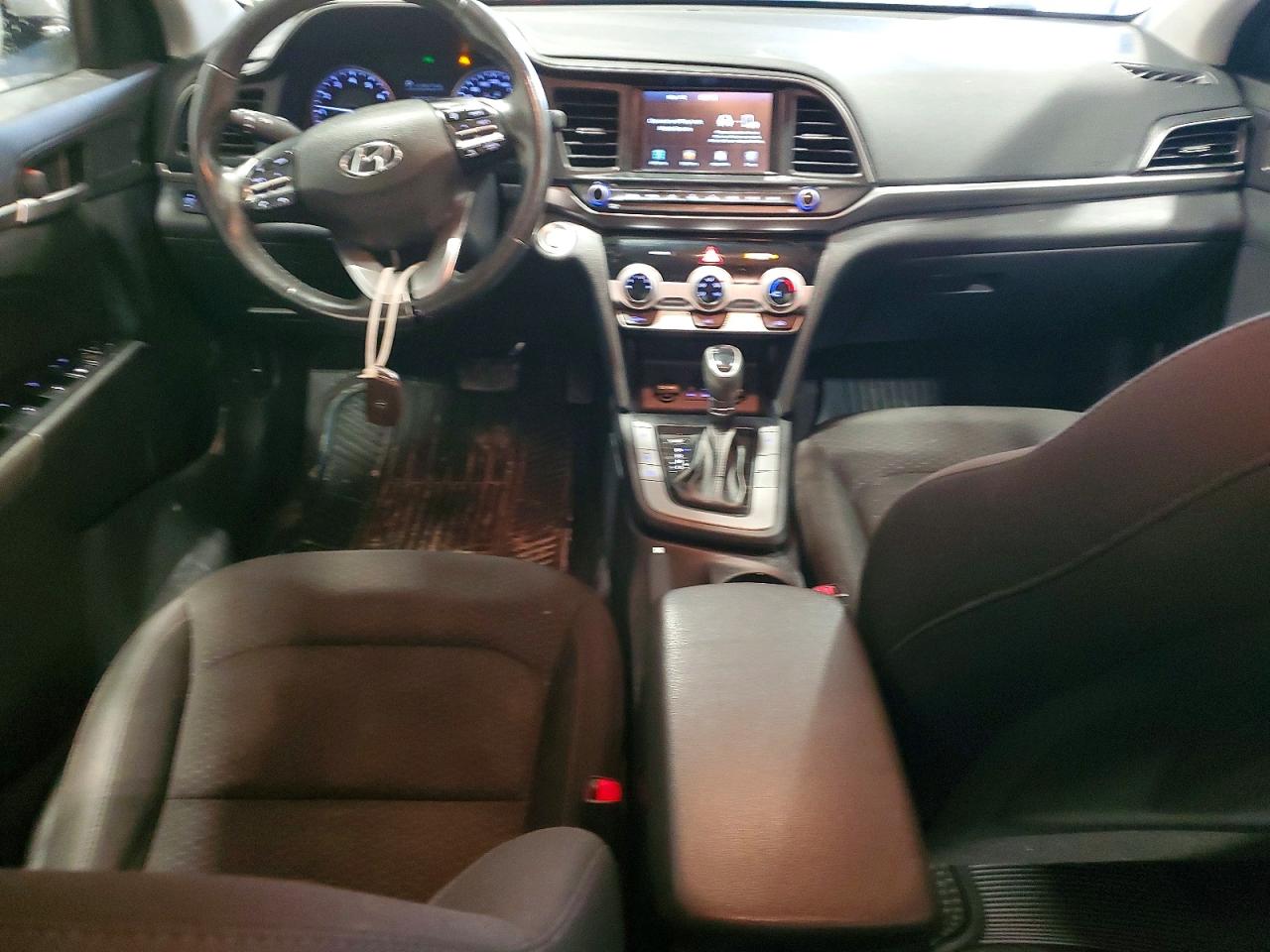 2019 HYUNDAI ELANTRA SEL photo 8