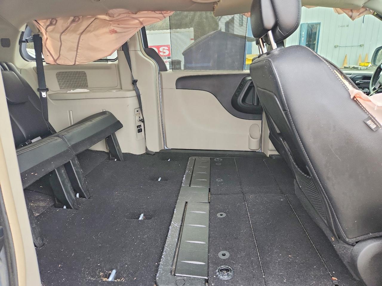 2013 CHRYSLER TOWN & COUNTRY TOURING L photo 11
