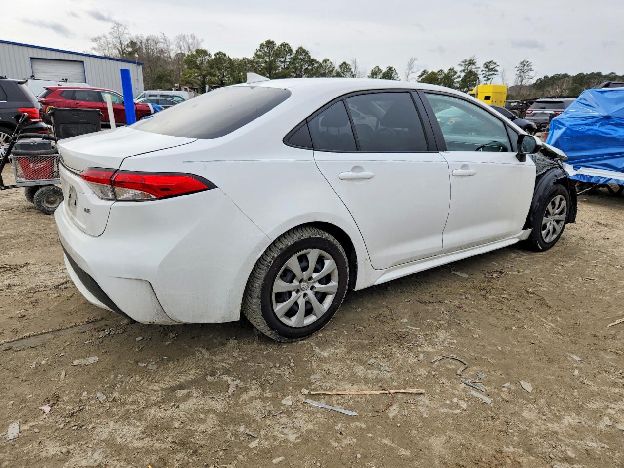 2021 TOYOTA COROLLA LE photo 3