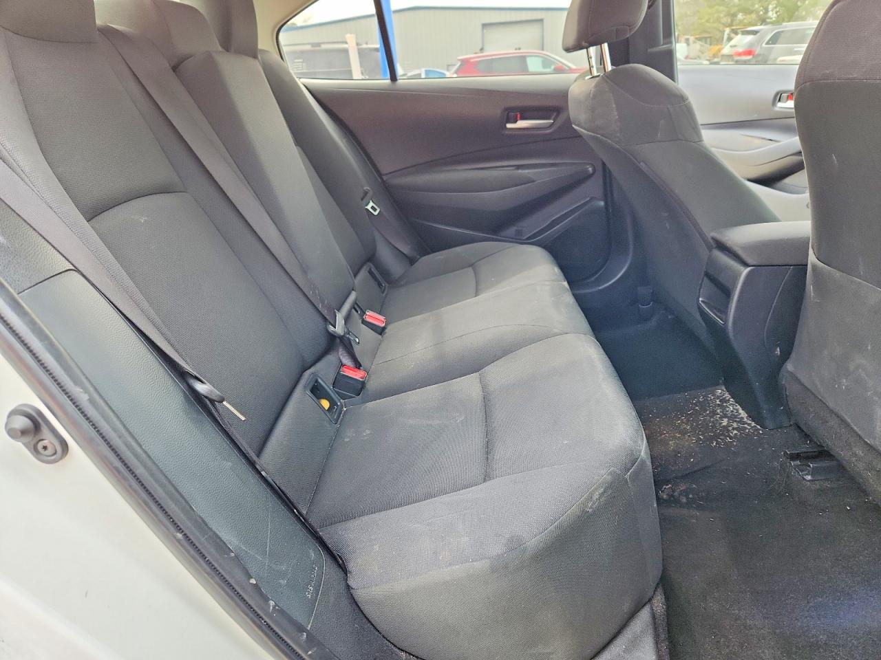 2021 TOYOTA COROLLA LE photo 10