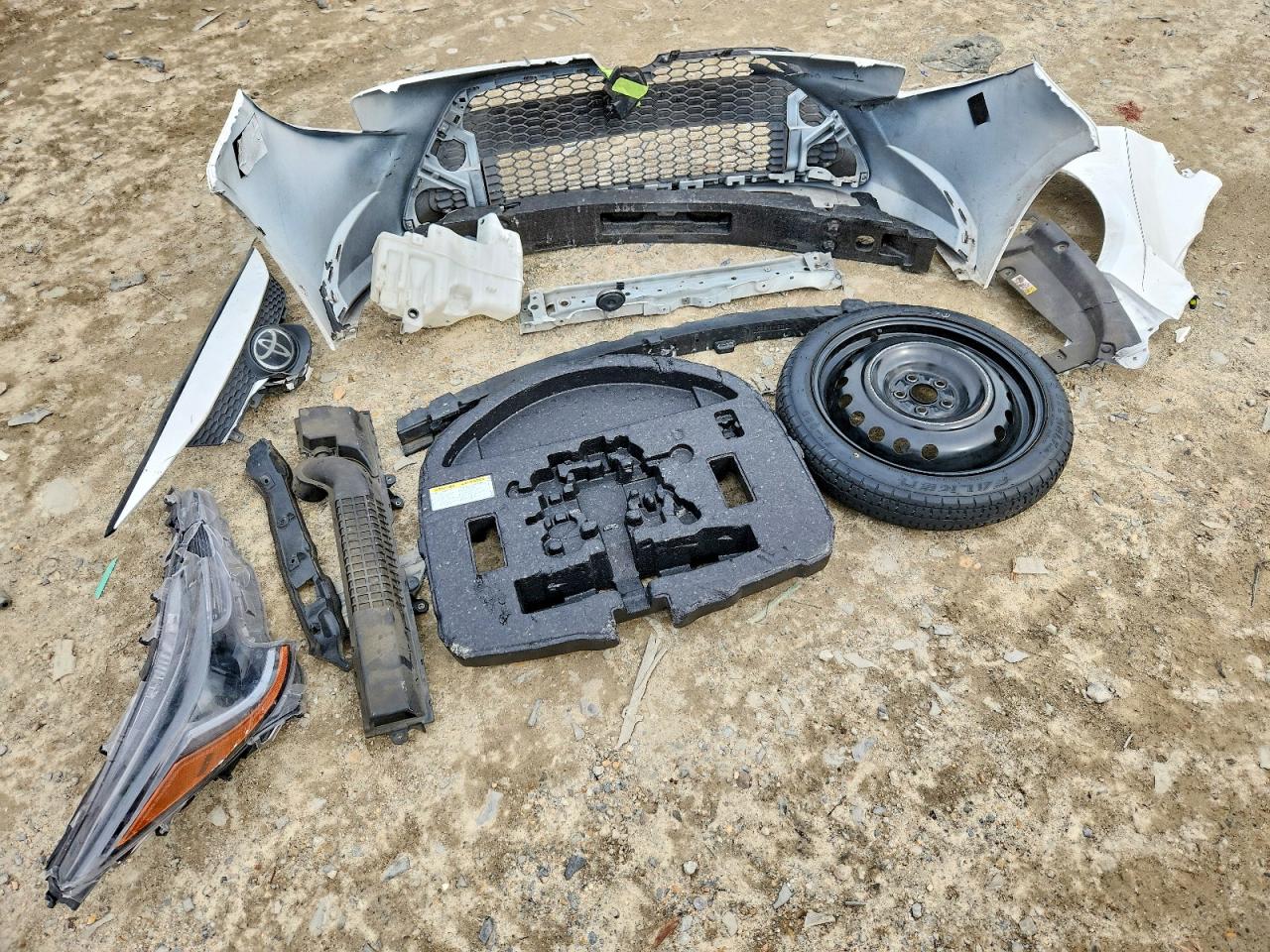 2021 TOYOTA COROLLA LE photo 12