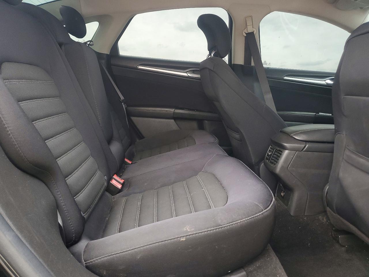 2014 FORD FUSION SE photo 10