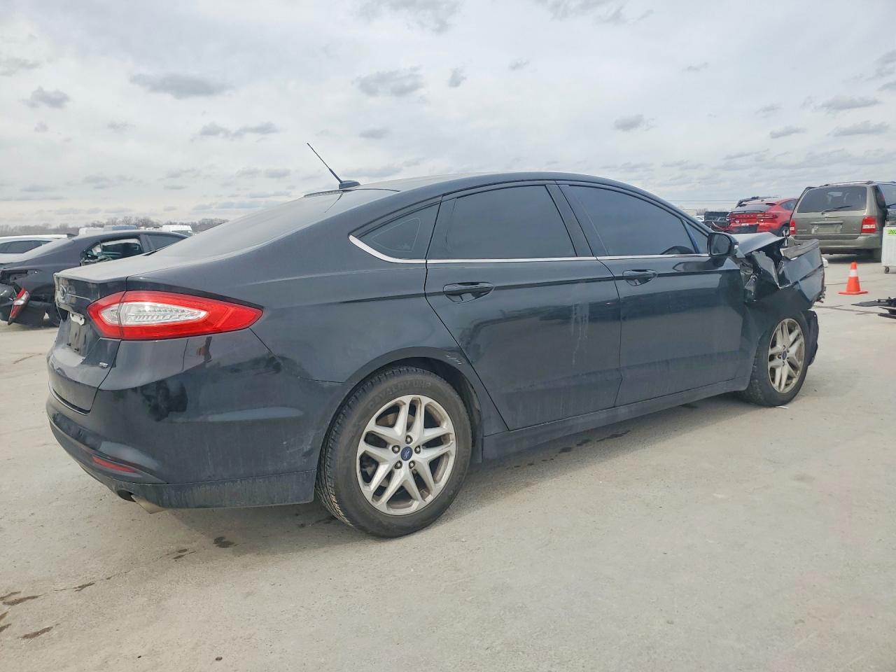 2014 FORD FUSION SE photo 3