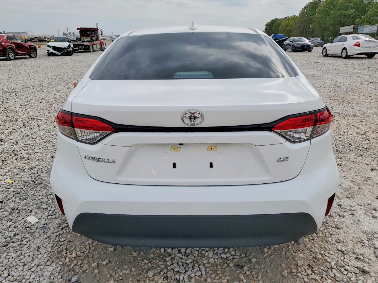 2025 TOYOTA COROLLA LE photo 6