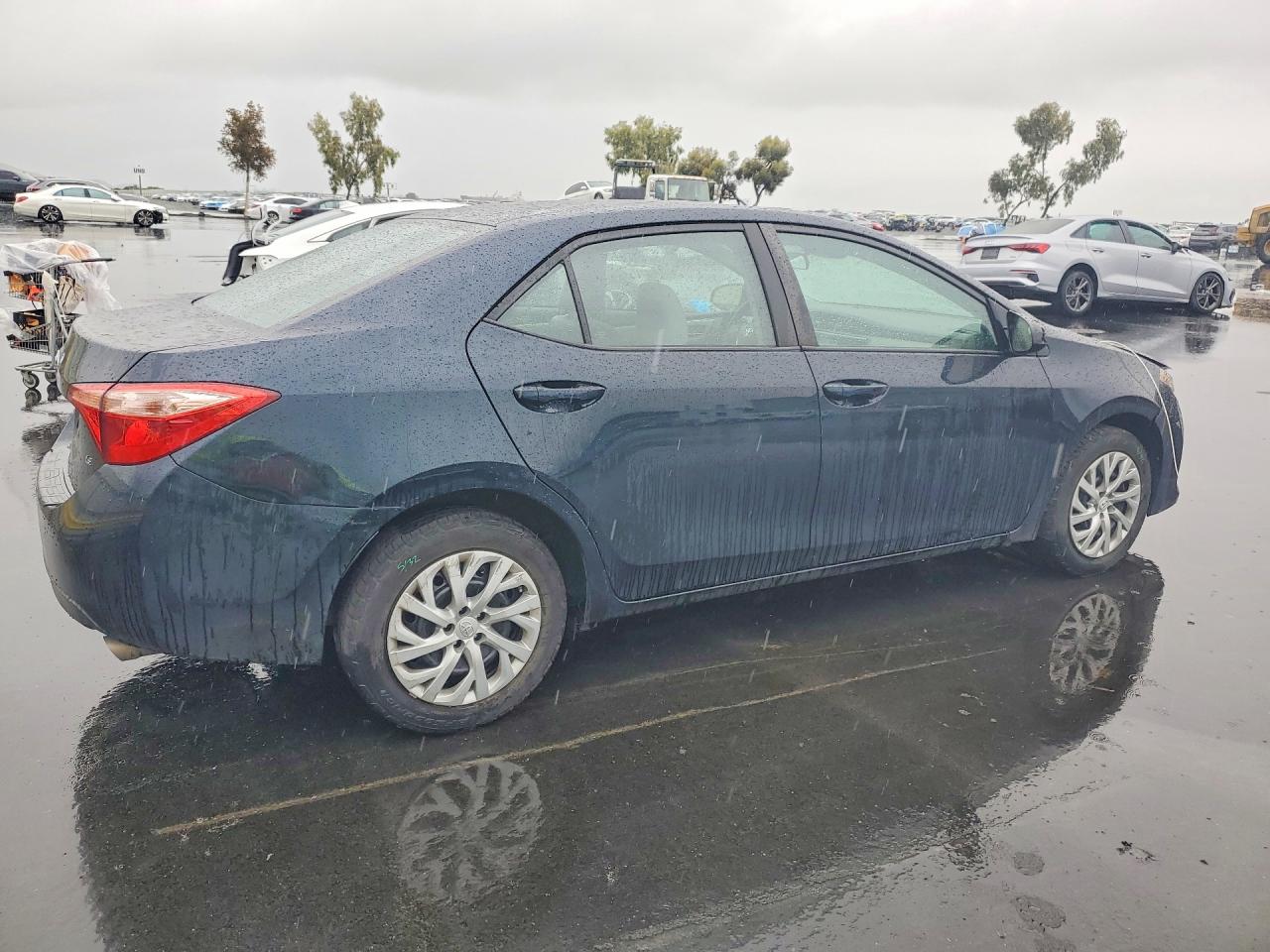 2019 TOYOTA COROLLA L photo 5