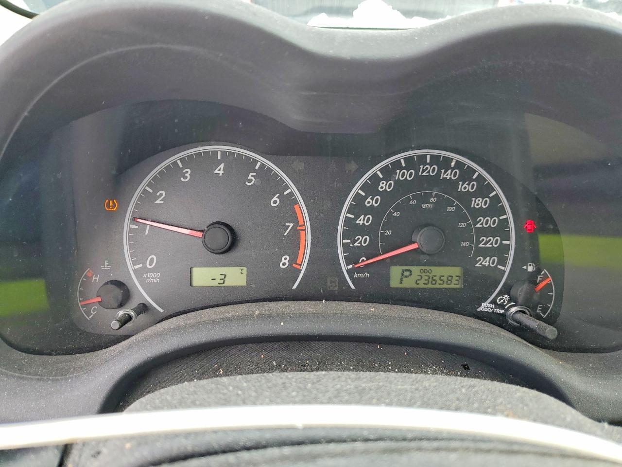 2011 TOYOTA COROLLA BASE photo 17