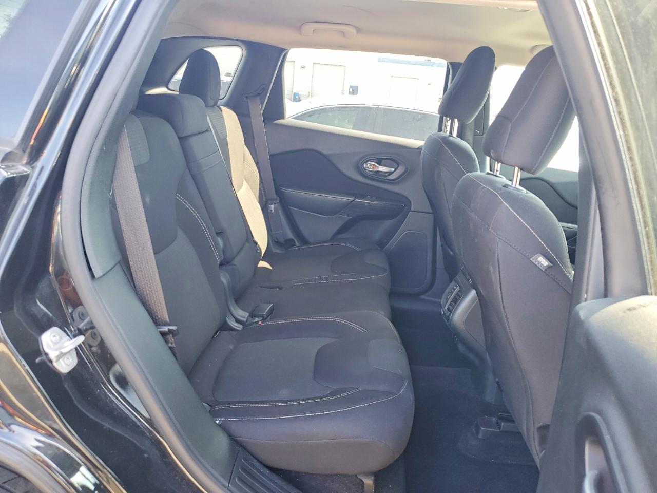 2016 JEEP CHEROKEE LATITUDE photo 10